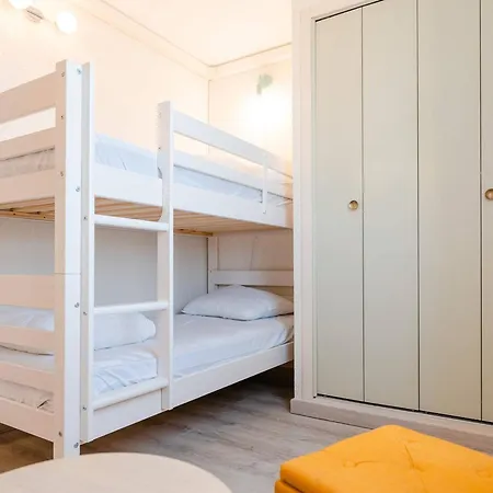 T3 Climatise, Renove, 3 Etoiles, Avec Parking Prive Et Proche Du Port De - Fr-1-409-164 *