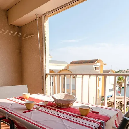 T3 Climatise, Renove, 3 Etoiles, Avec Parking Prive Et Proche Du Port De - Fr-1-409-164 *