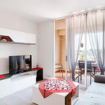 Apartment T3 Climatise, Renove, 3 Etoiles, Avec Parking Prive Et Proche Du Port De - Fr-1-409-164